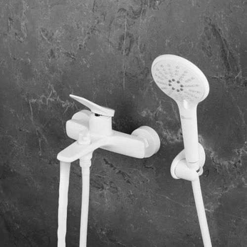 Смеситель для ванны и душа Lemark BRONX LM3714MW белый матовый фото 2 смеситель для ванны и душа lemark bronx lm3714mw белый матовый фото 2