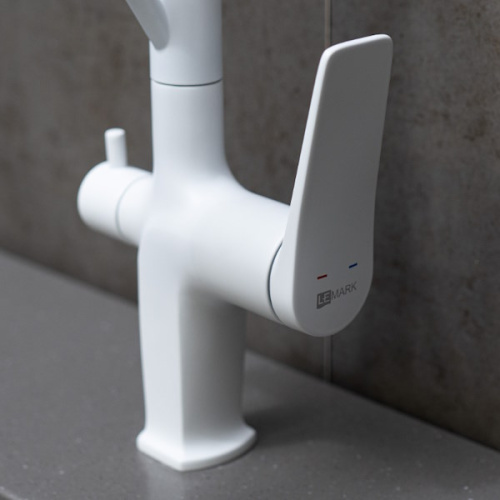 Смеситель для кухни Lemark BRONX LM3761MW белый матовый фото 4 смеситель для кухни lemark bronx lm3761mw белый матовый фото 4