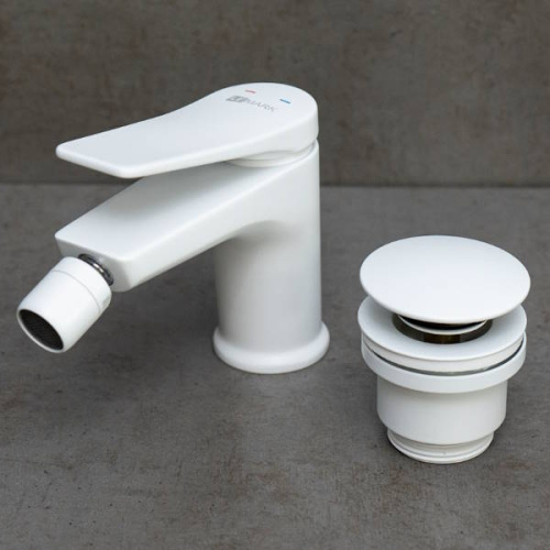 Смеситель для биде Lemark BRONX LM3708MW белый матовый фото 3 смеситель для биде lemark bronx lm3708mw белый матовый фото 3