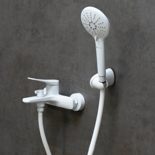 Смеситель для ванны и душа Lemark BRONX LM3714MW белый матовый фото 3 смеситель для ванны и душа lemark bronx lm3714mw белый матовый фото 3