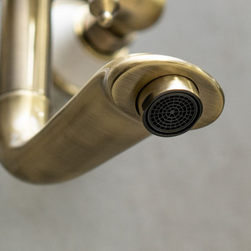 Смеситель для раковины Lemark VILLA LM4811B бронза фото 4 смеситель для раковины lemark villa lm4811b бронза фото 4