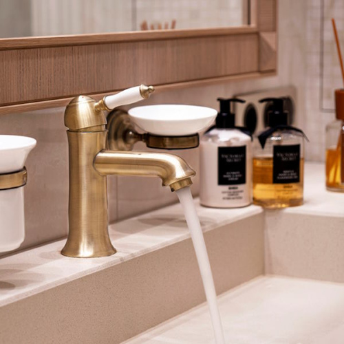 Смеситель для раковины Lemark VILLA LM4806B бронза фото 6 смеситель для раковины lemark villa lm4806b бронза фото 6