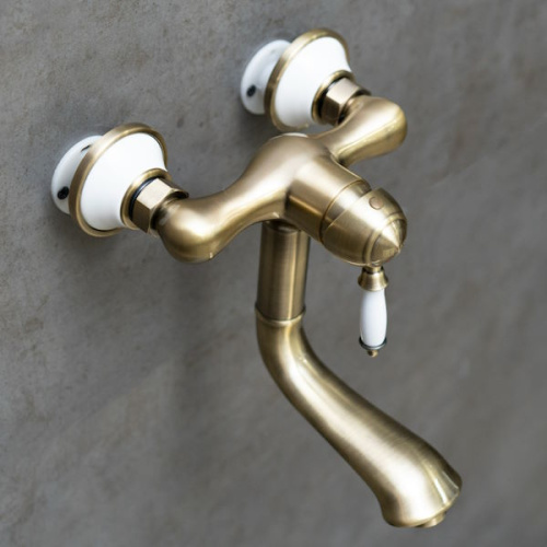 Смеситель для раковины Lemark VILLA LM4811B бронза фото 3 смеситель для раковины lemark villa lm4811b бронза фото 3